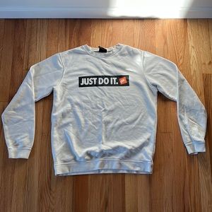 Nike Medium Men’s Crewneck